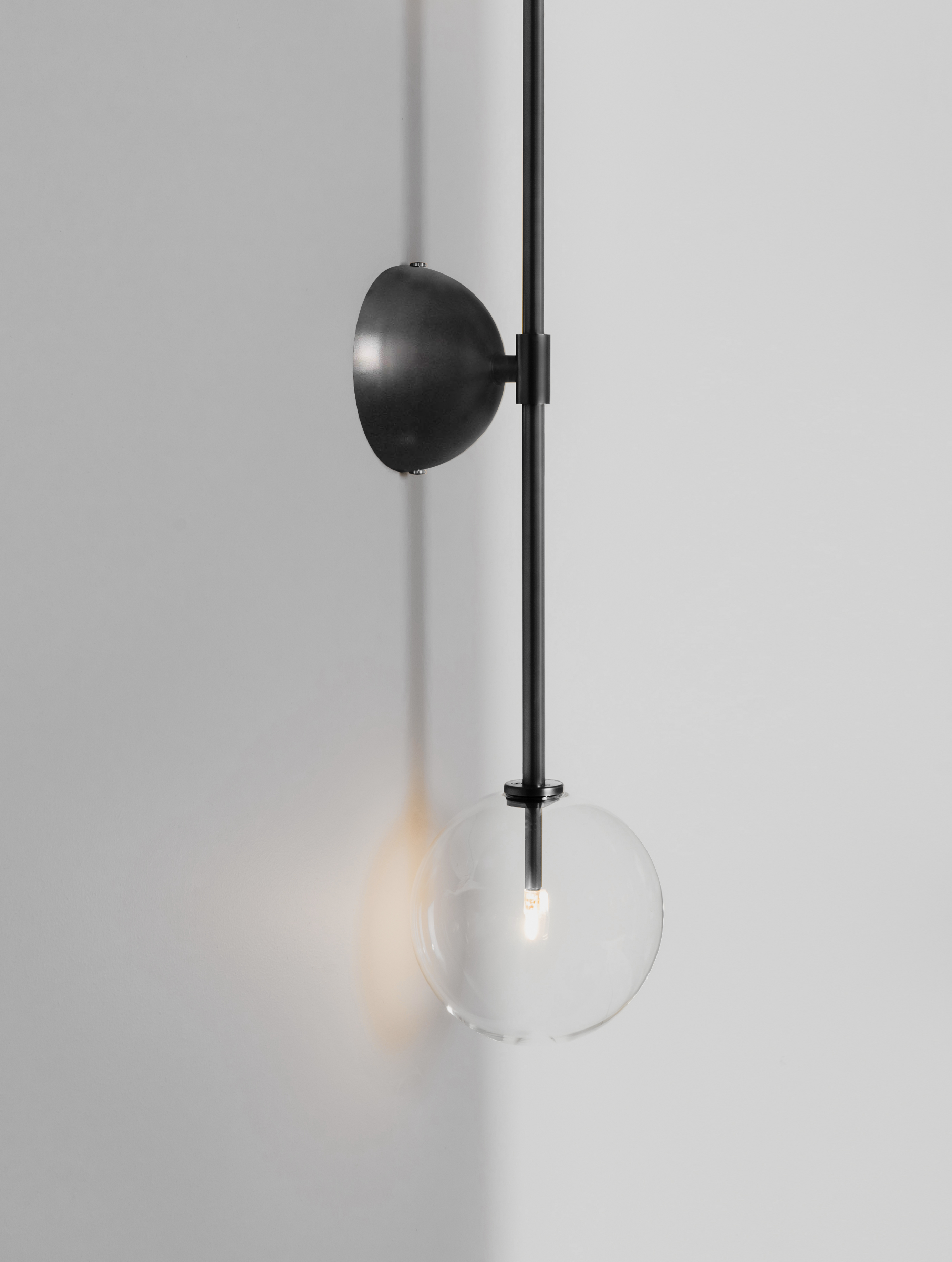 Schwung Miron Transparent Globe Wall Light